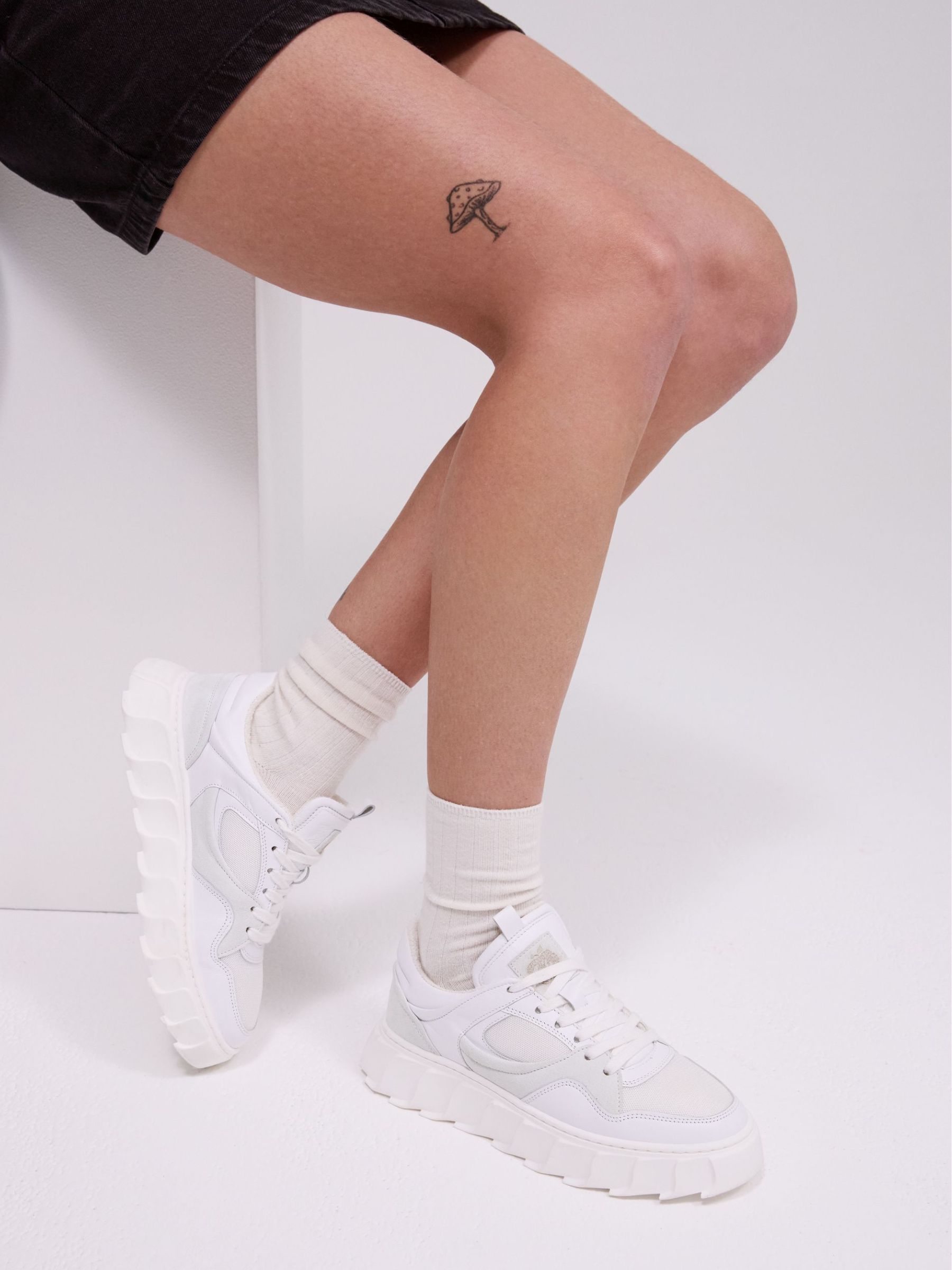 Schuhwerk, Schuh, Sneaker, Haut, Tätowierung, Schuhwerk, Schuh, Sneaker, Haut, Tätowierung, Schuhwerk, Schuh, Sneaker, Haut, Tätowierung, Schuhwerk, Schuh, Sneaker, Haut, Tätowierung