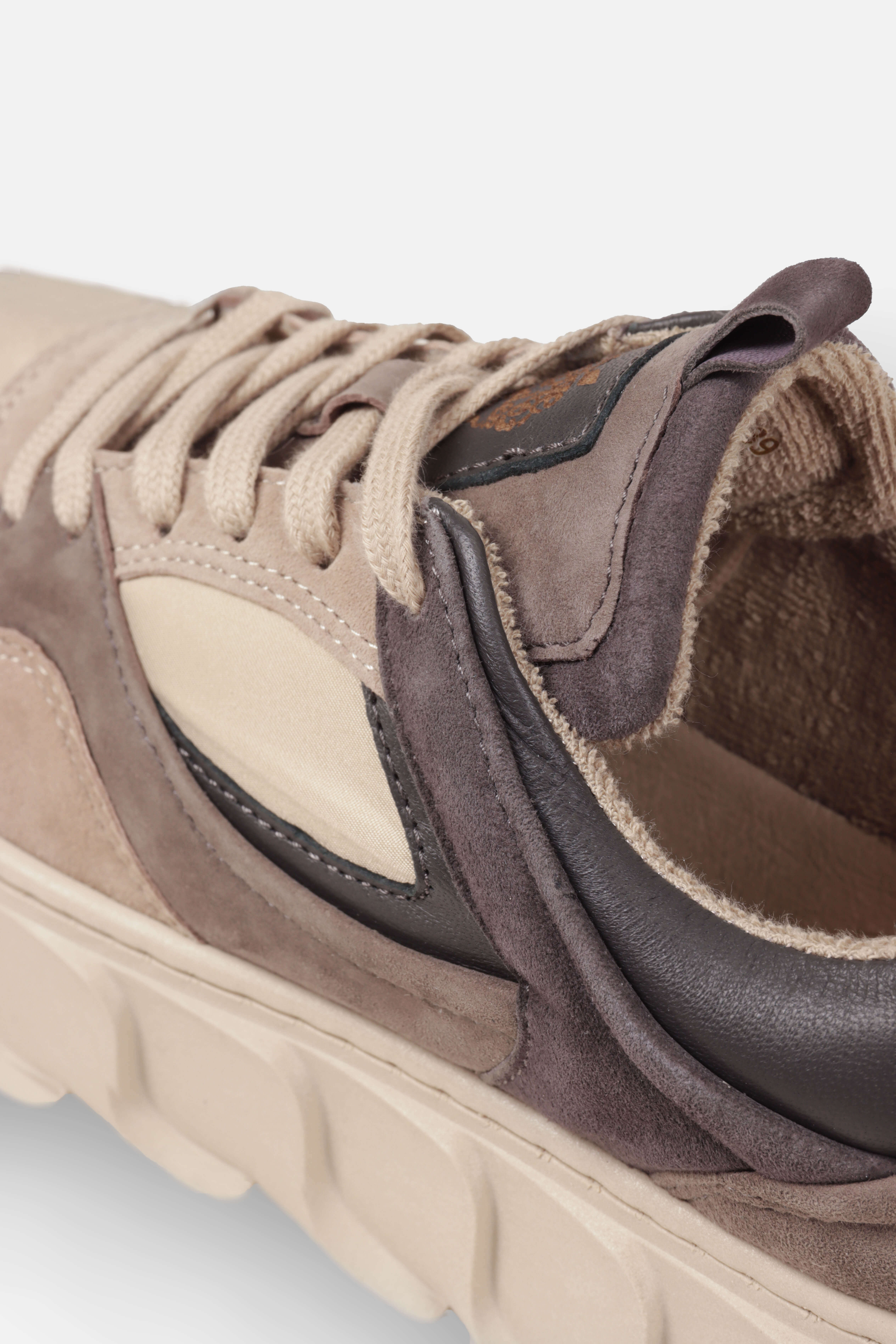 AW24-LIMA28-taupe-grey-000-000-Apple-of-Eden_8_BM Sneaker im Material Mix taupe/grey