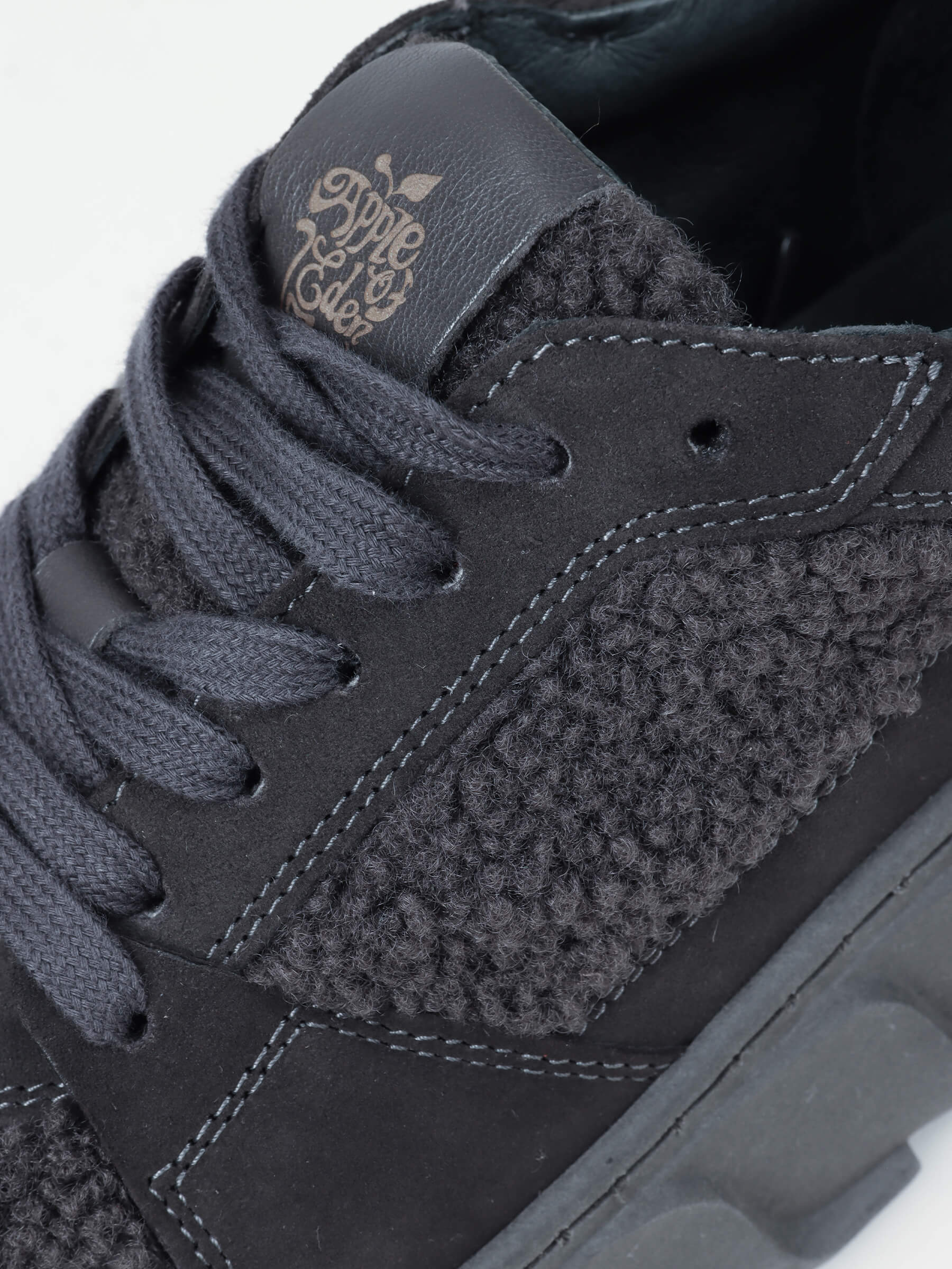 Sneaker dunkelgrau, Bekleidung, Schuhwerk, Schuh, Sneaker, Halstuch