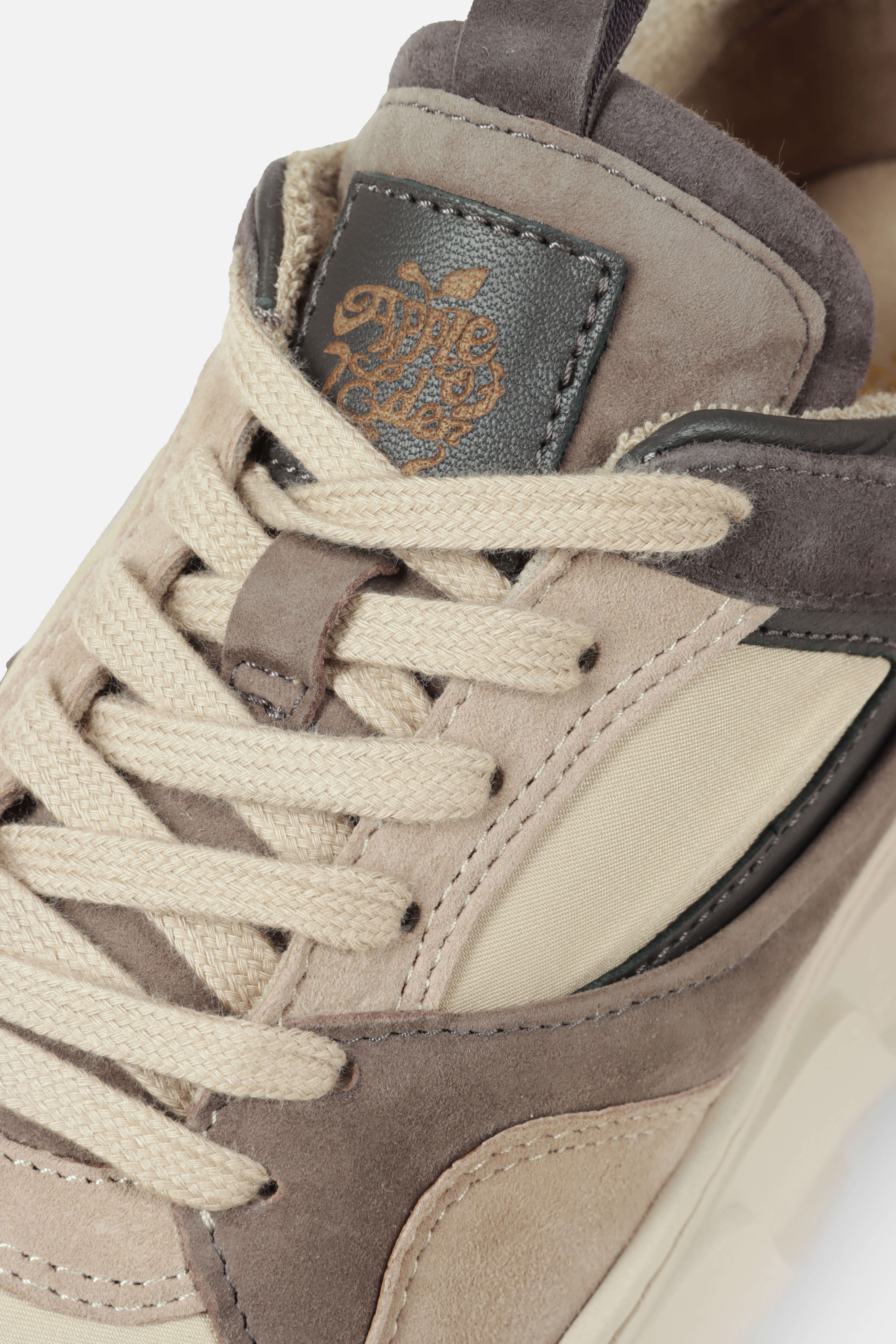 AW24-LIMA28-taupe-grey-000-000-Apple-of-Eden_7_BM
